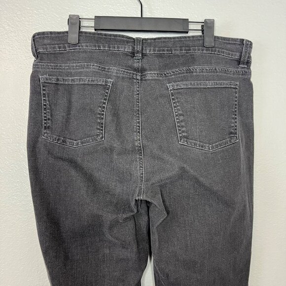 Classic Black Women's Jeans - Picture 4 of 8